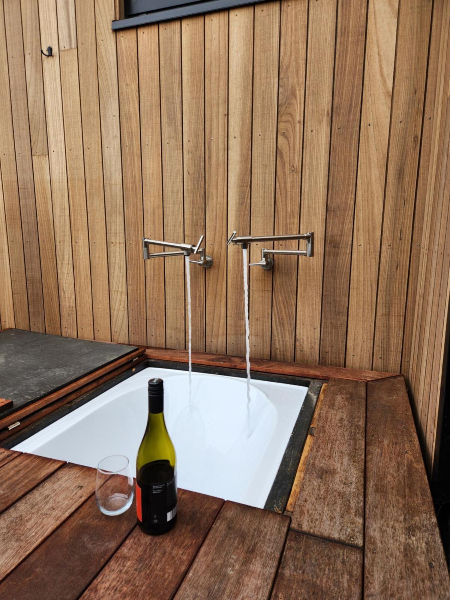 Escape To Riverslea Wanaka Exterior photo